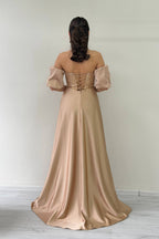 Kadın Gold Saten Kuyruklu Çıkarılabilir Kol Detaylı Abiye Elbise 