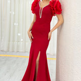 Kırmızı Omuz Gül Detaylı V Yaka Taş İşlemeli Yırtmaçlı Abiye Elbise