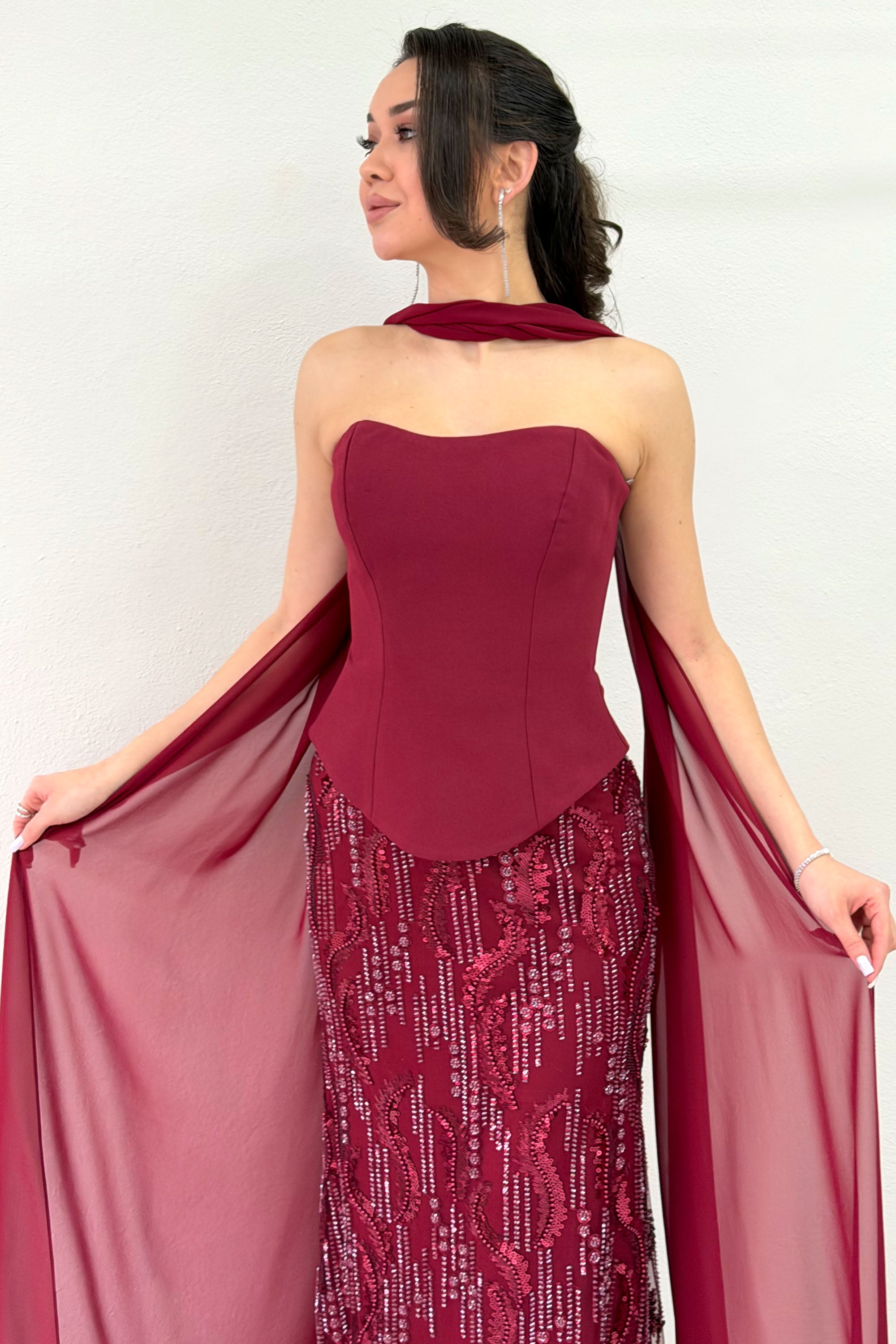 Bordo Straplez Şal Detaylı İşlemeli Uzun Abiye Elbise 