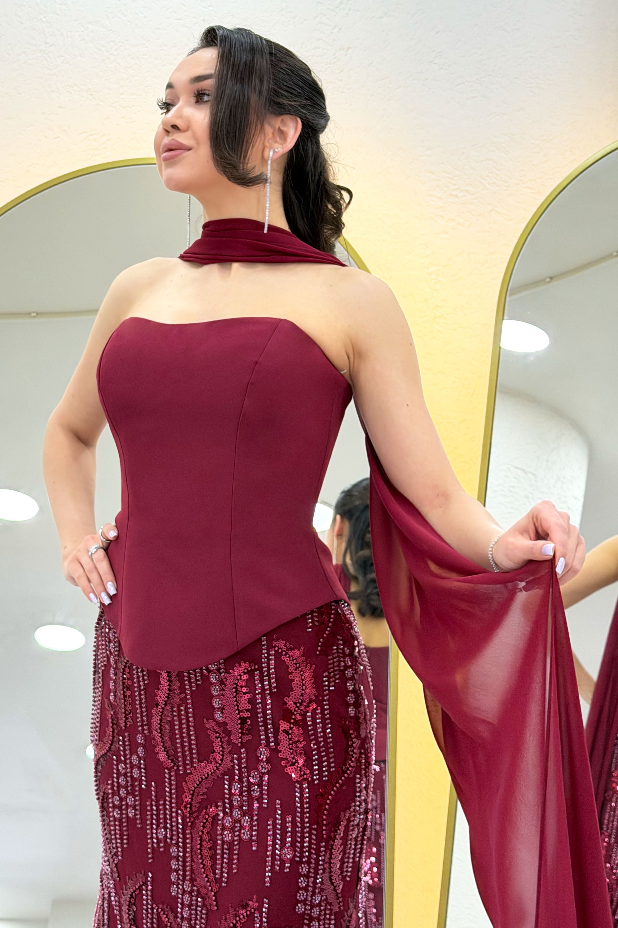 Bordo Straplez Şal Detaylı İşlemeli Uzun Abiye Elbise 