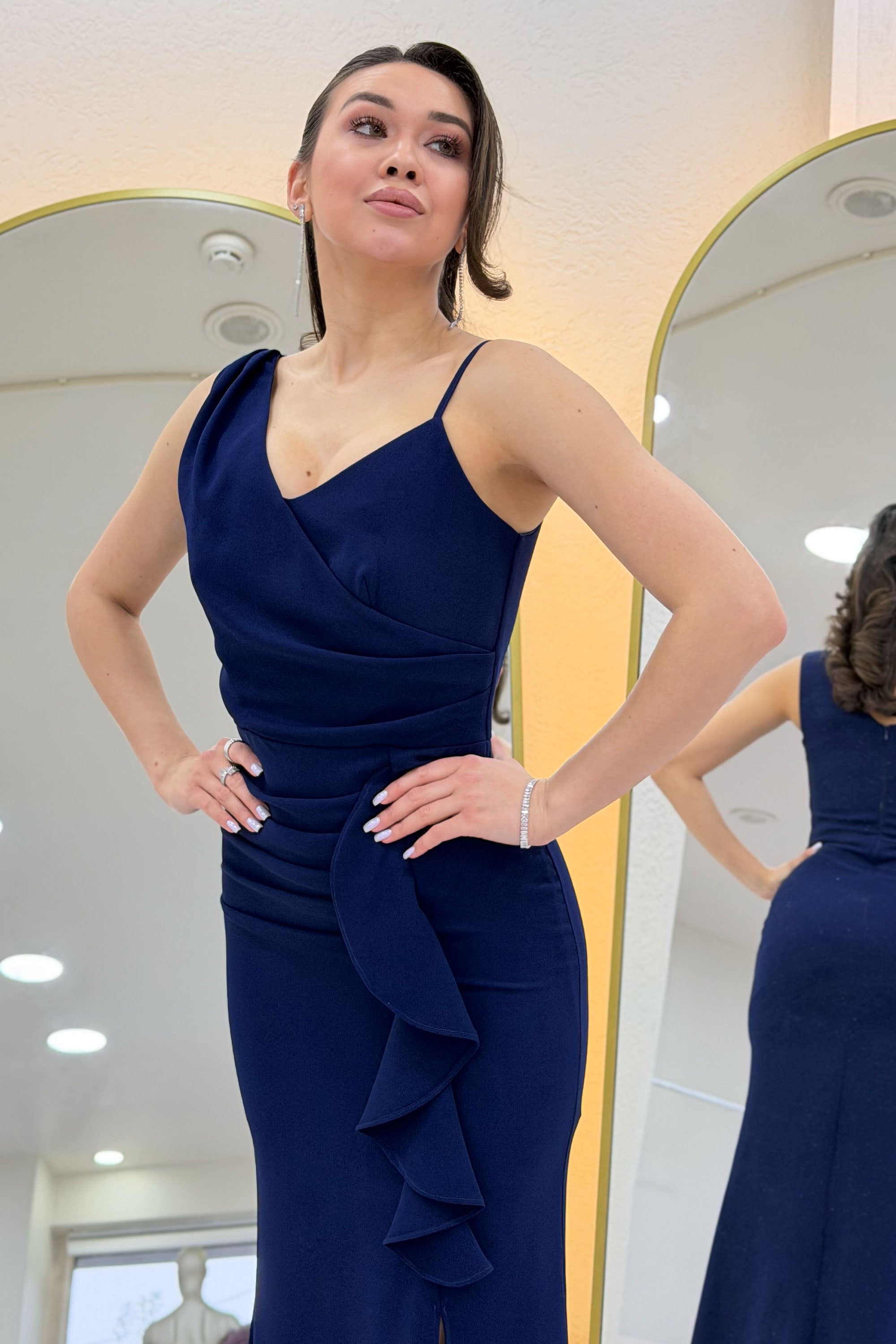 Lacivert Ön Fırfırlı Asimetrik Yaka Yırtmaçlı Abiye Elbise 