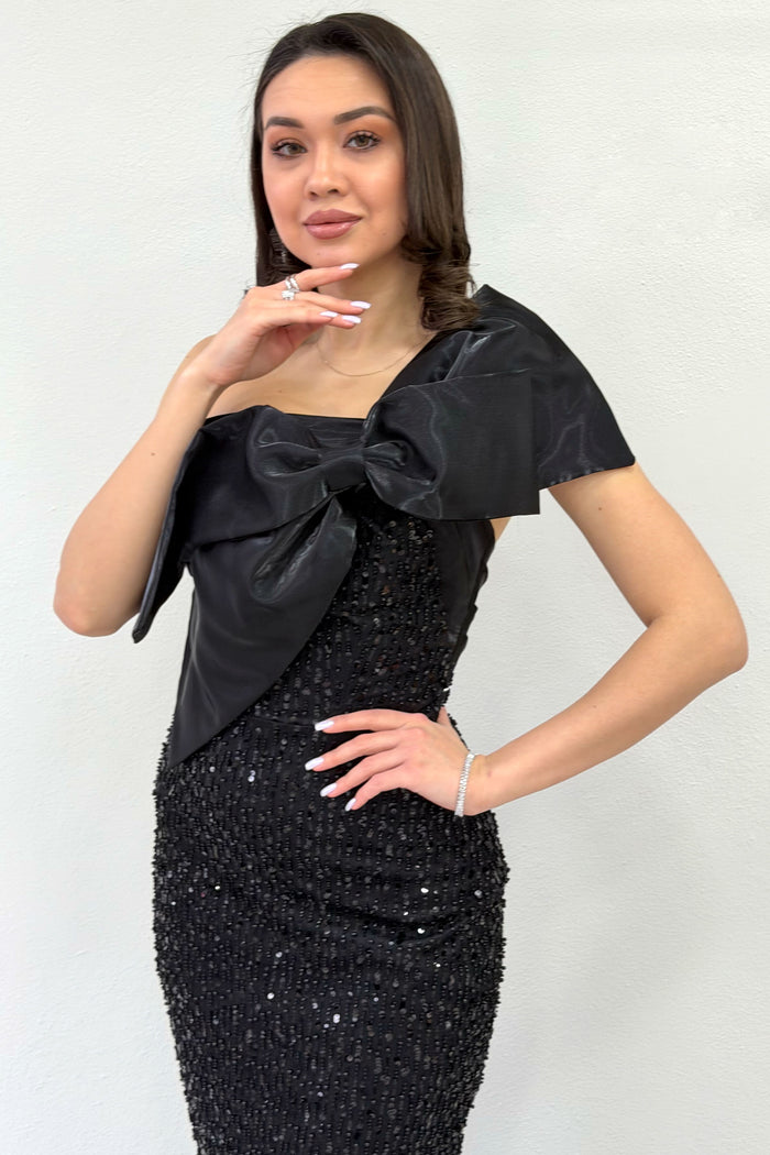 Siyah Fiyonk Yaka Detaylı Tek Omuz Pul Payet Abiye Elbise