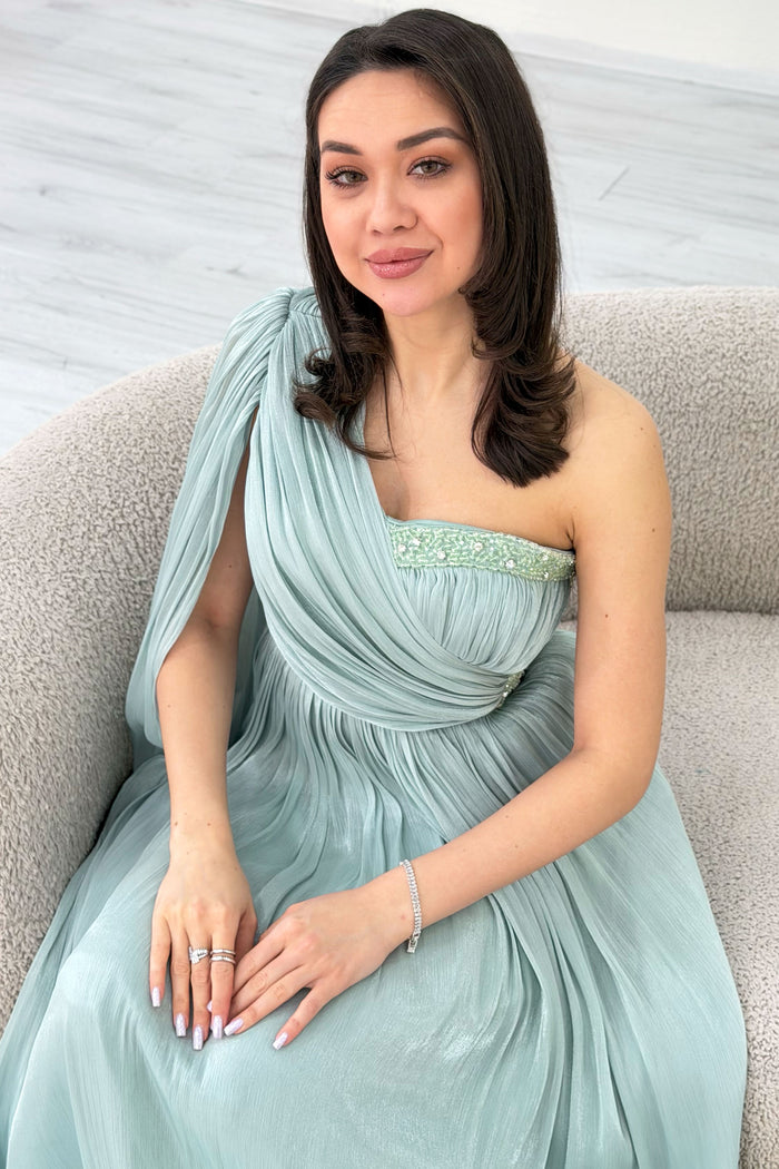 Su Yeşili Tek Omuz Pelerinli Drapeli Taş Detaylı Abiye Elbise 