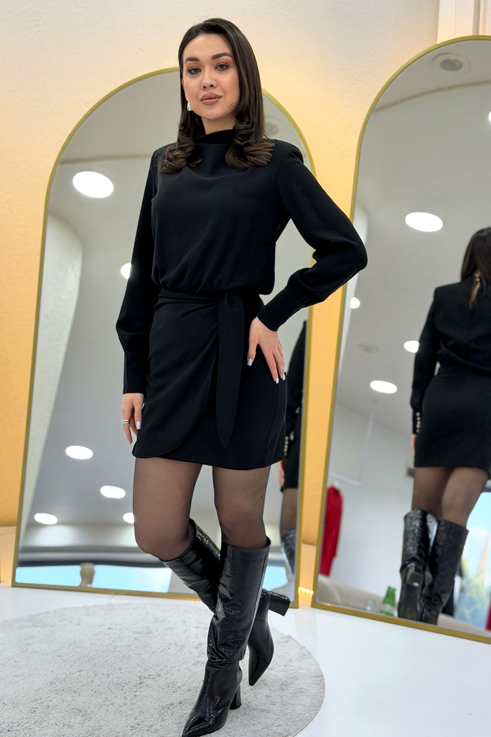 Siyah Vatkalı Uzun Kollu Kuşaklı Mini Elbise 