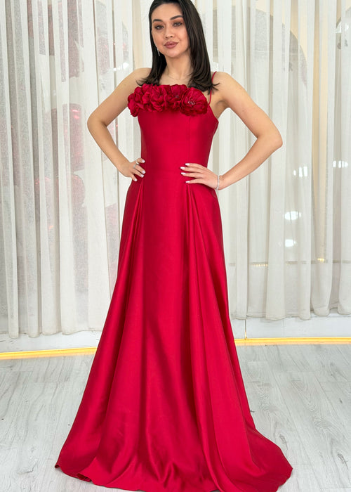 Kırmızı İnce Askılı Çiçek Detaylı Abiye Elbise