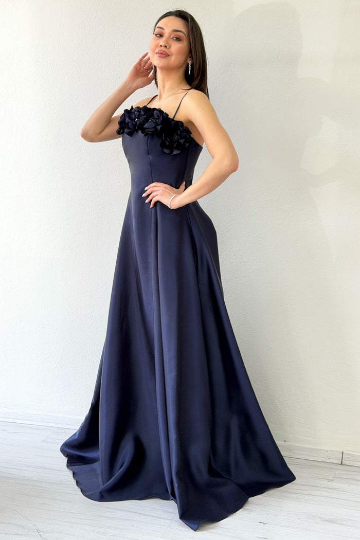 Lacivert İnce Askılı Çiçek Detaylı Abiye Elbise