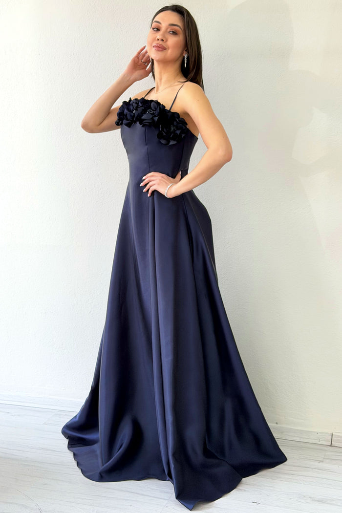 Lacivert İnce Askılı Çiçek Detaylı Abiye Elbise