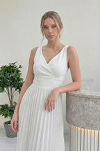 Beyaz V Yaka Pileli Midi Boy Elbise