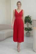 Kırmızı V Yaka Pileli Midi Boy Elbise