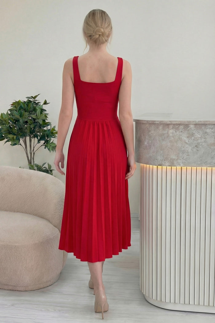 Kırmızı V Yaka Pileli Midi Boy Elbise 