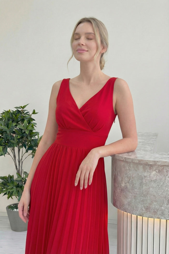 Kırmızı V Yaka Pileli Midi Boy Elbise 
