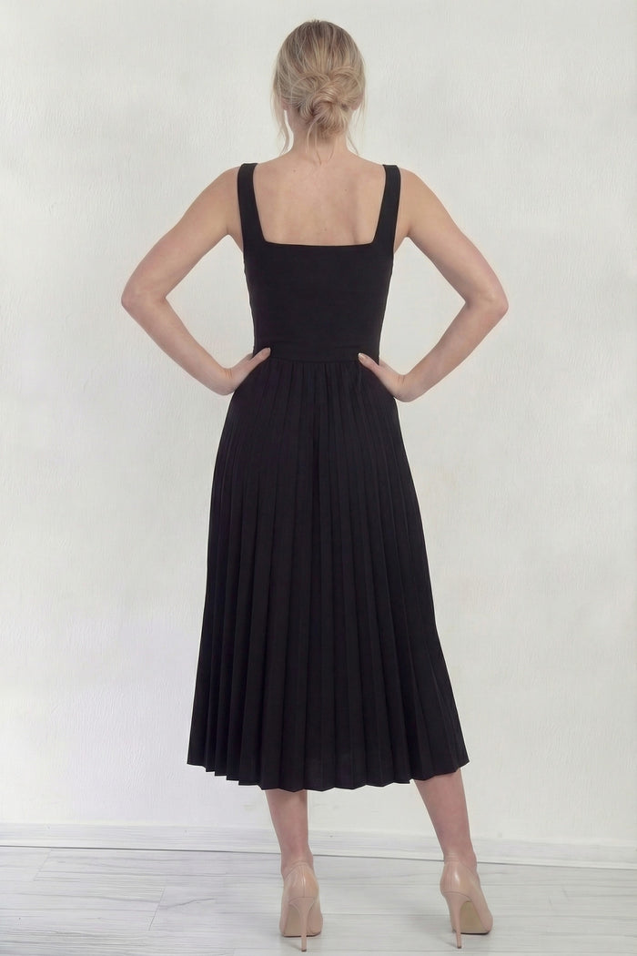 Siyah V Yaka Pileli Midi Boy Elbise