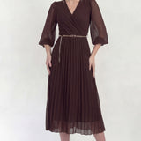 Kahverengi Kruvaze Yaka Piliseli Kemerli Midi Boy Elbise