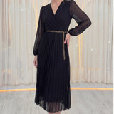 Siyah Kruvaze Yaka Piliseli Kemerli Midi Boy Elbise