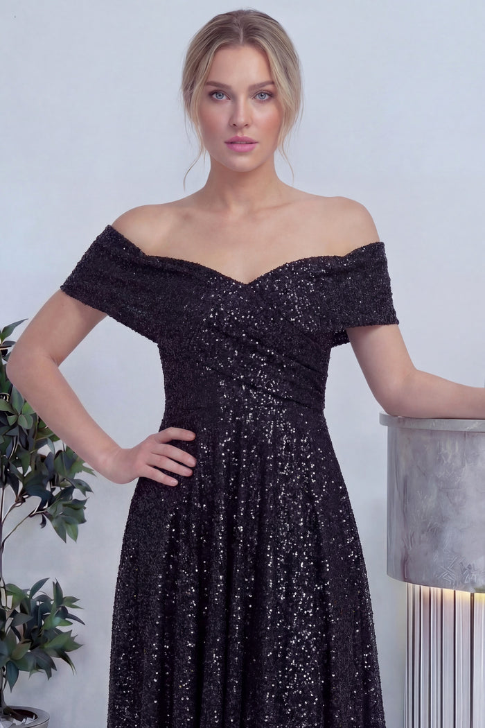 Siyah Düşük Omuz Pullu Midi Boy Abiye Elbise