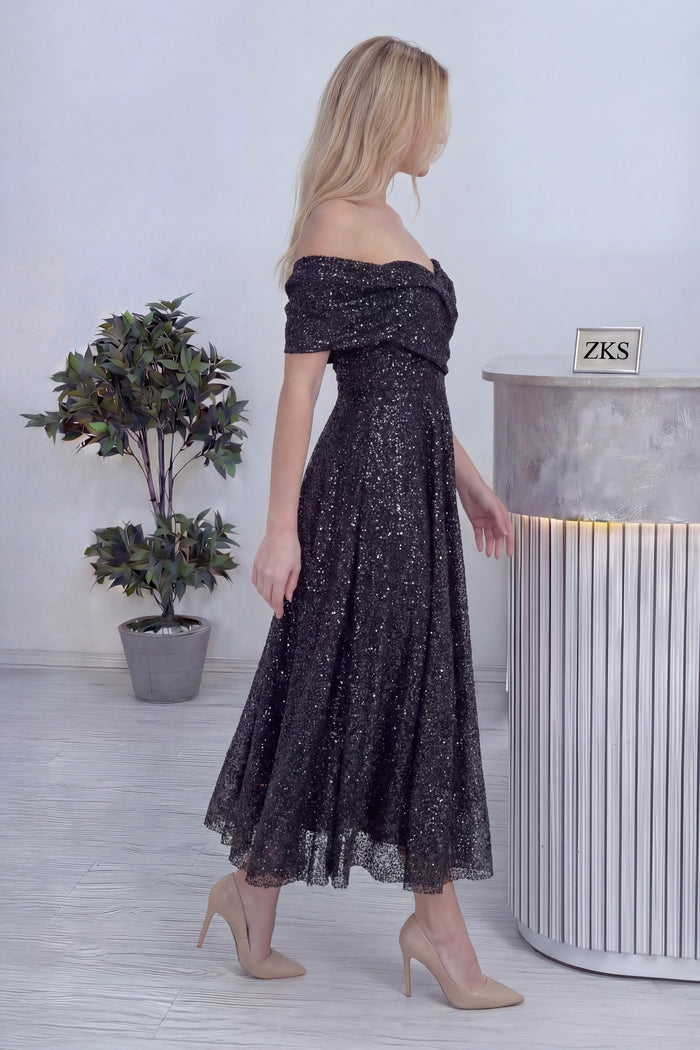 Siyah Düşük Omuz Pullu Midi Boy Abiye Elbise