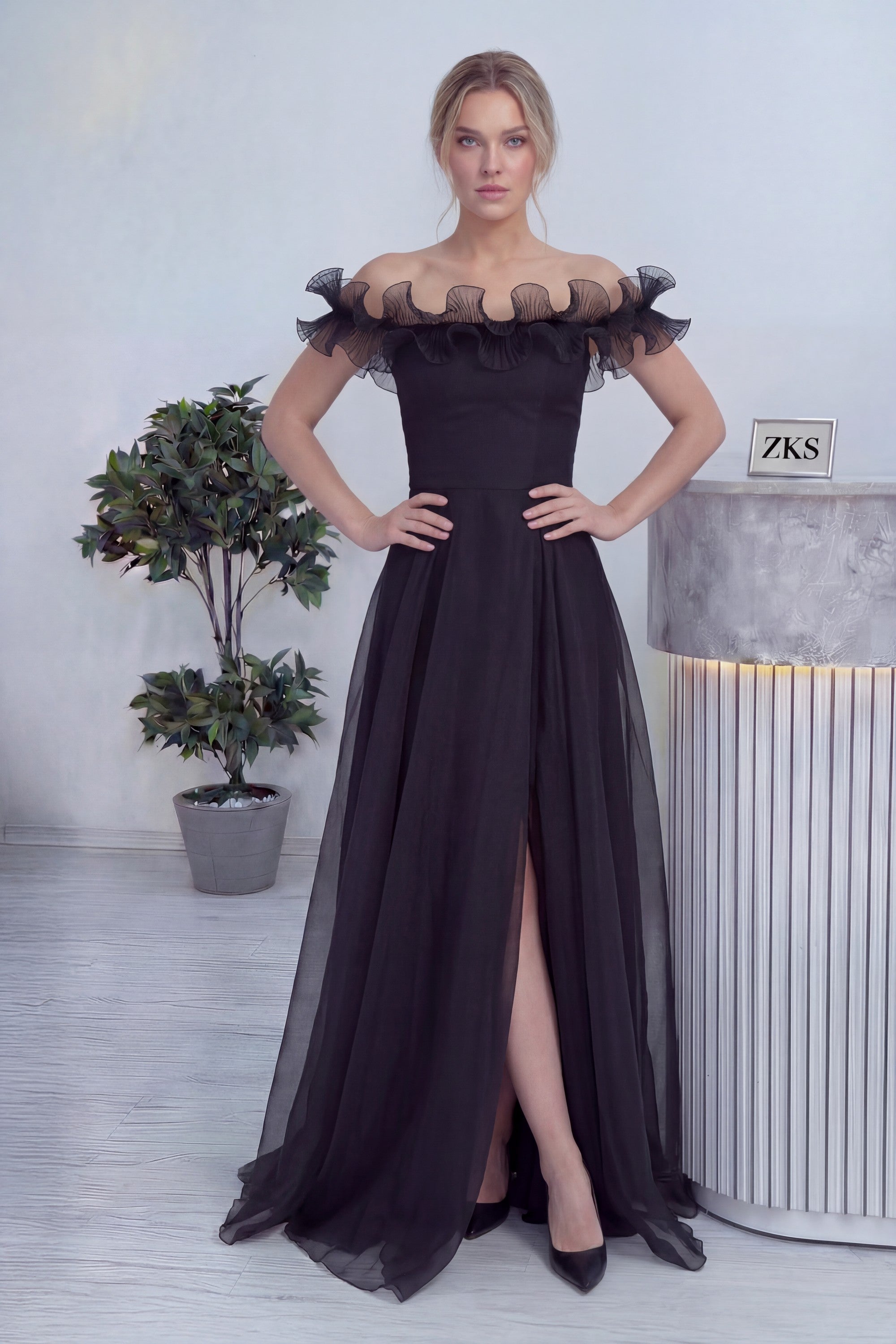 Kadın Siyah Volanlı Düşük Omuz Abiye Elbise 