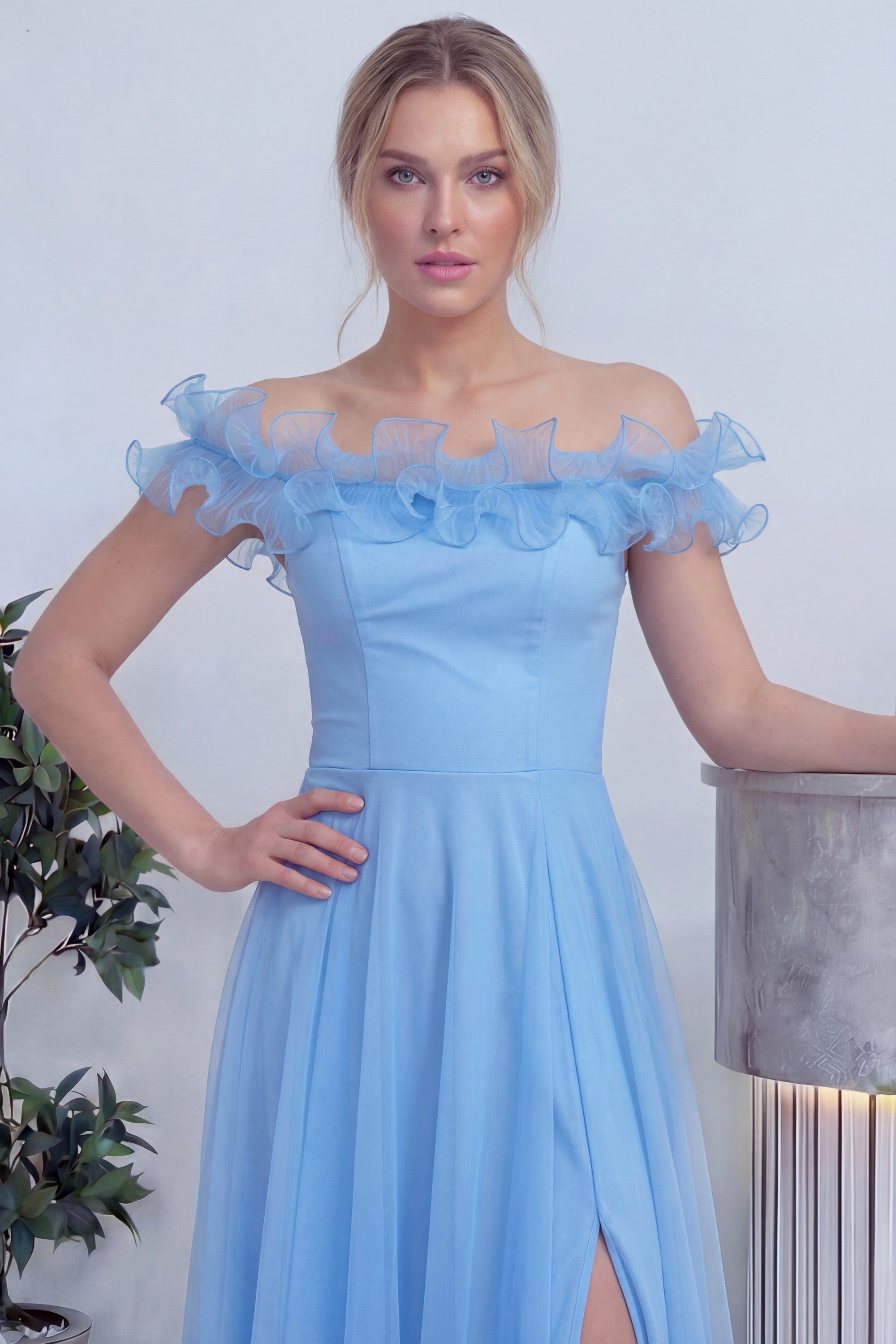 Kadın Bebe Mavi Volanlı Düşük Omuz Abiye Elbise 
