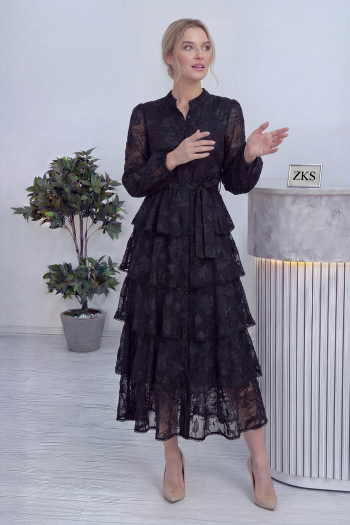 Siyah Çiçek Desenli Kat Kat Volanlı Kuşaklı Elbise