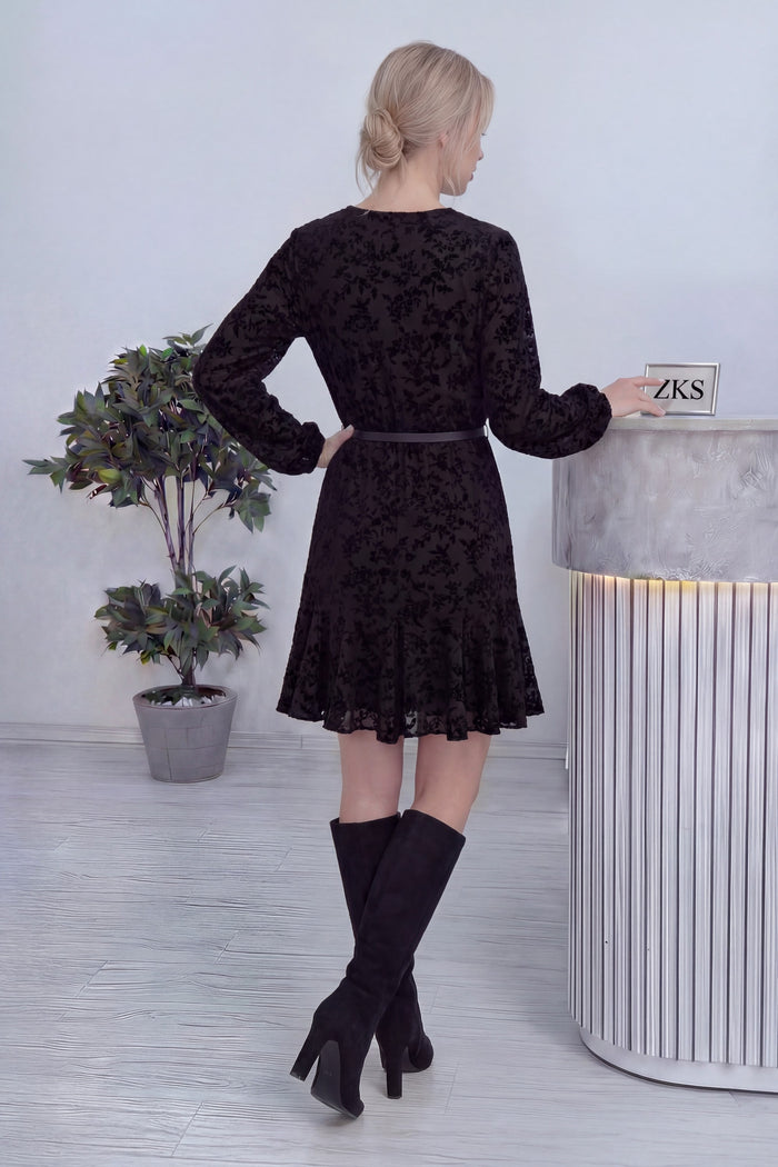 Siyah Kemerli Kruvaze Yaka Desenli Elbise 