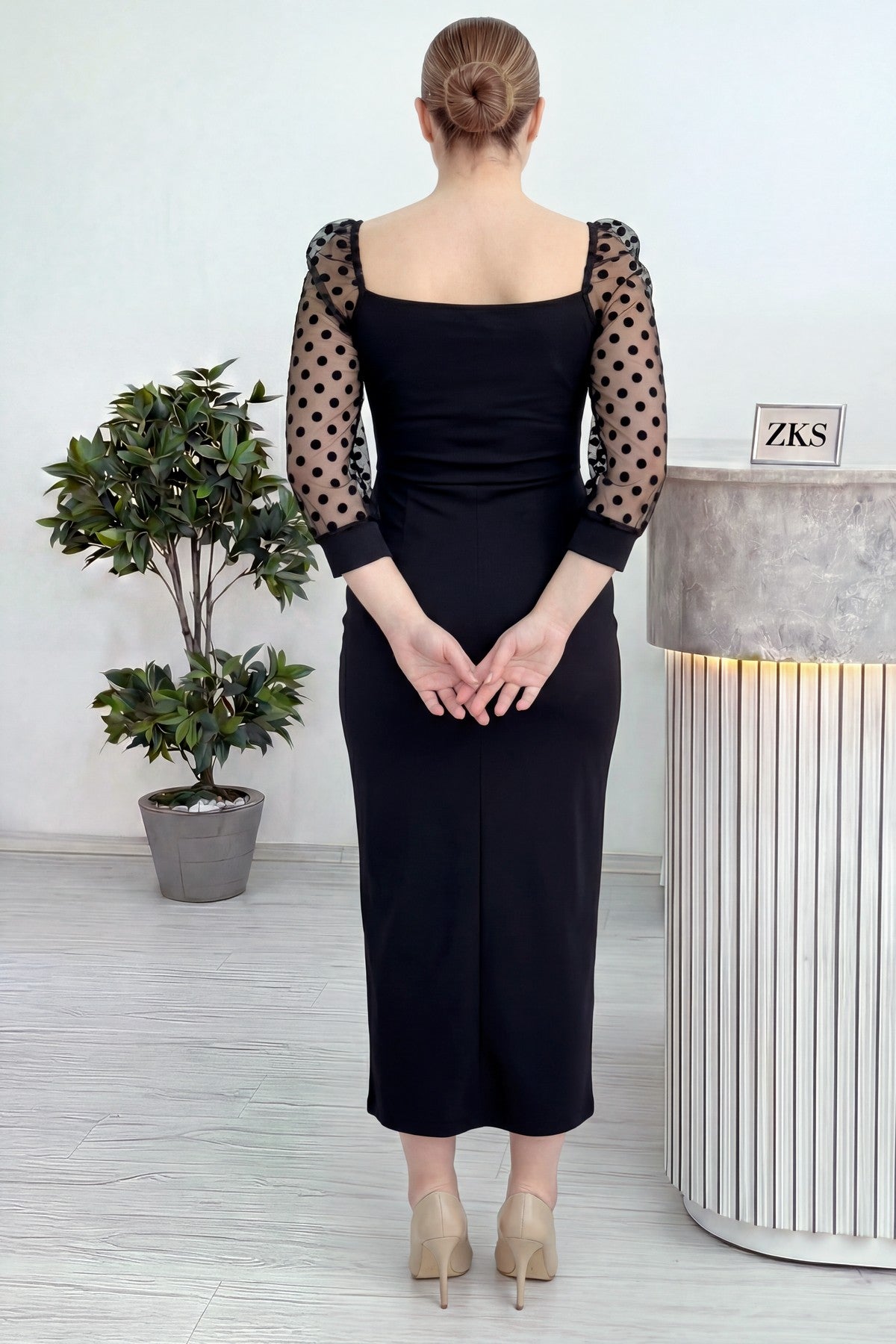 Kadın Siyah İnci Detaylı Yırtmaçlı Midi Boy Büyük Beden Abiye Elbise