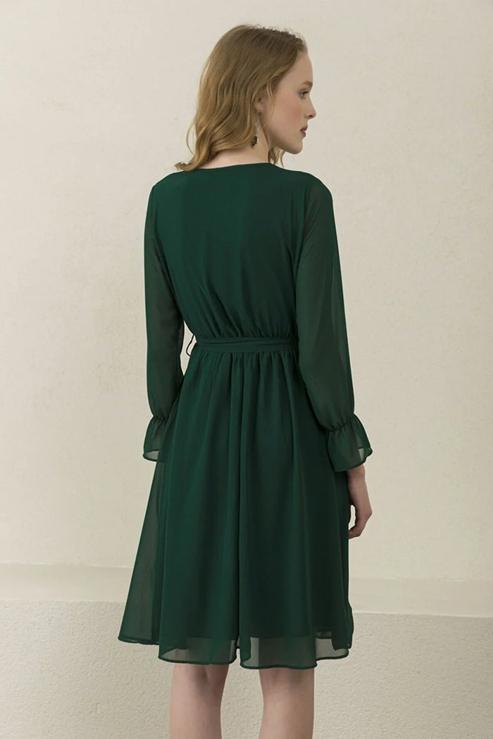 Zümrüt Yeşili Kruvaze Yaka Şifon Büyük Beden Kısa Elbise

