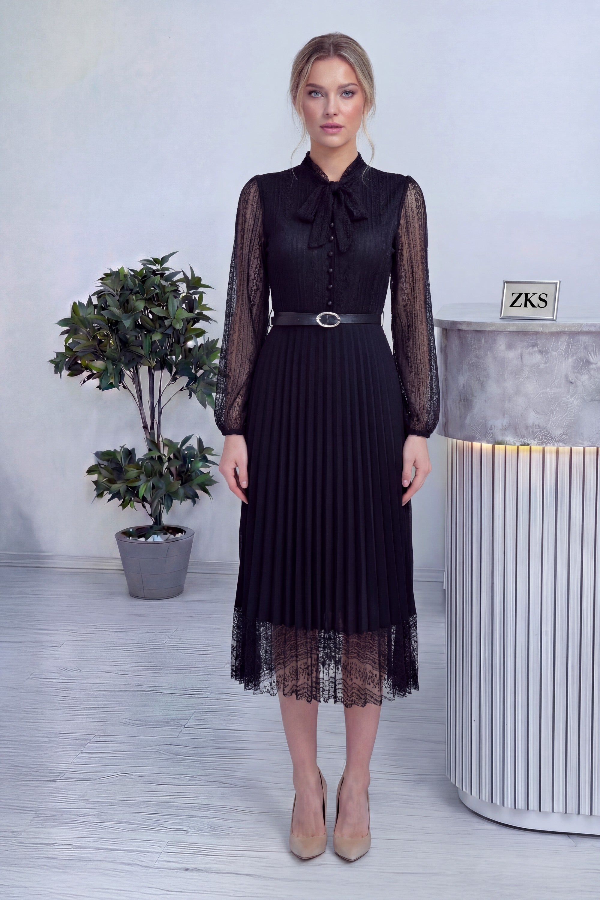 Siyah Boyundan Bağlamalı Fransız Güpür Piliseli Abiye Elbise