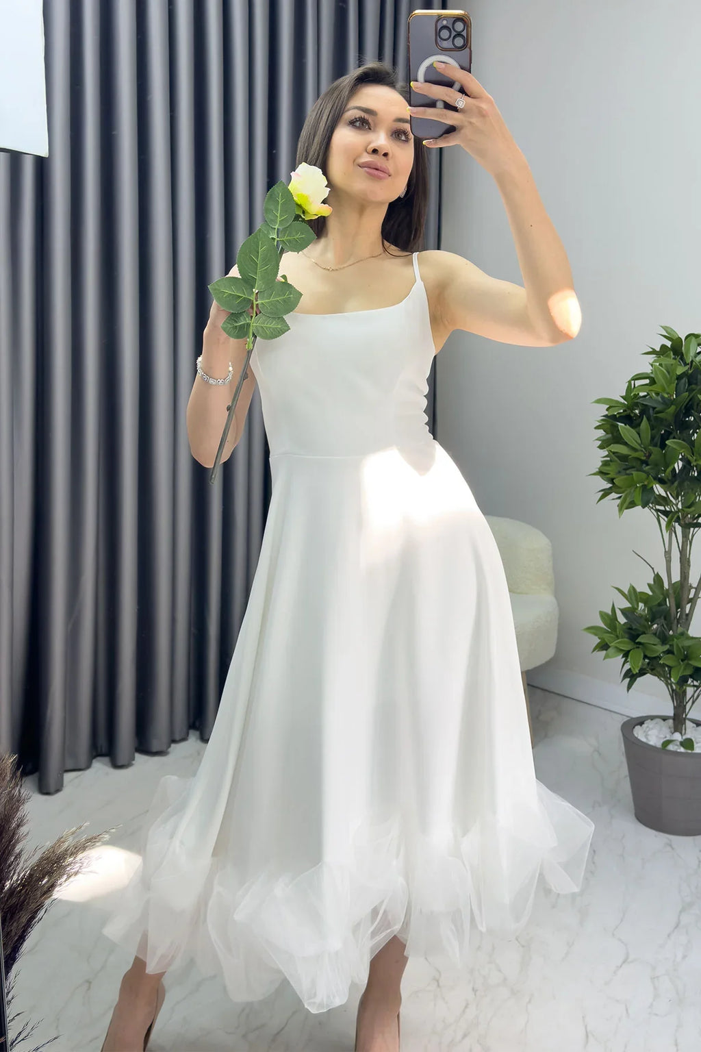 Beyaz Askılı Kloş Etek Ucu Tül Detay Midi Abiye Elbise