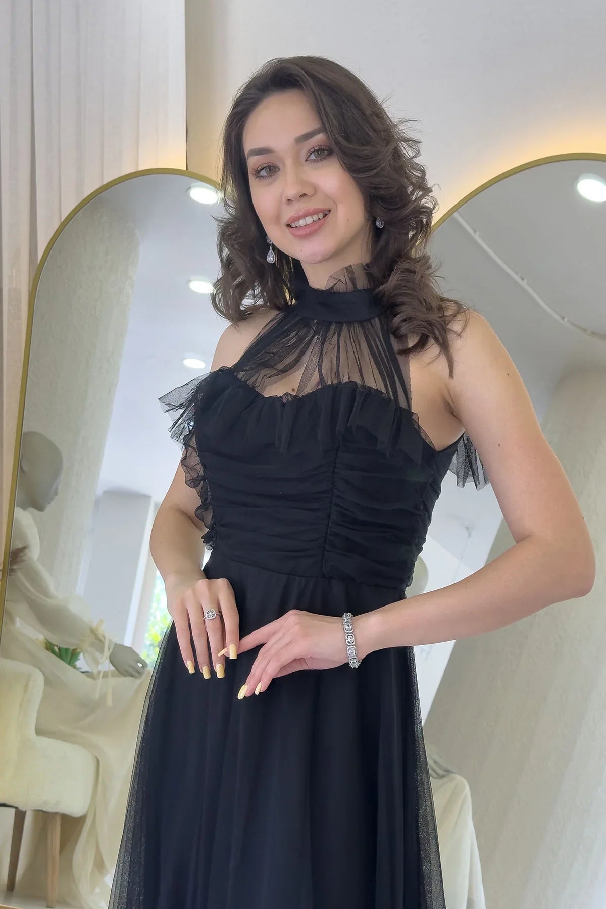 Siyah Drapeli Kolsuz Tül Abiye Elbise