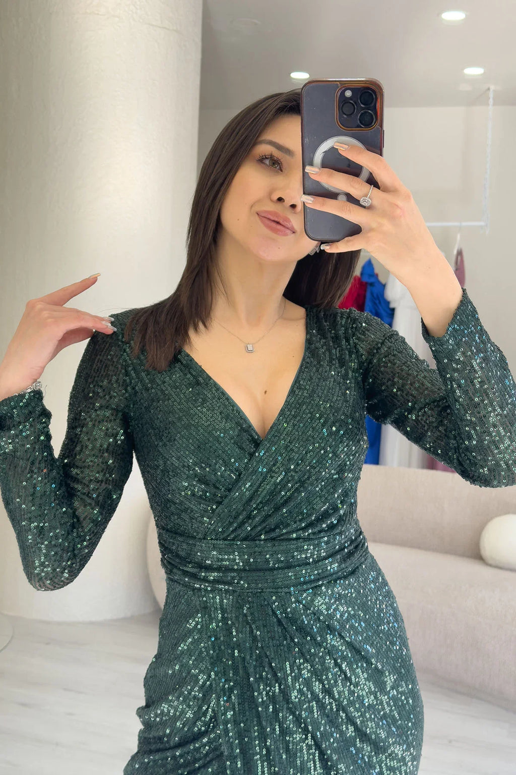 Zümrüt Yeşil Kruvaze Yaka Payet Tasarım Uzun Kollu Abiye Elbise