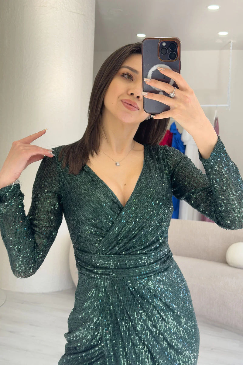 Zümrüt Yeşil Kruvaze Yaka Payet Tasarım Uzun Kollu Abiye Elbise