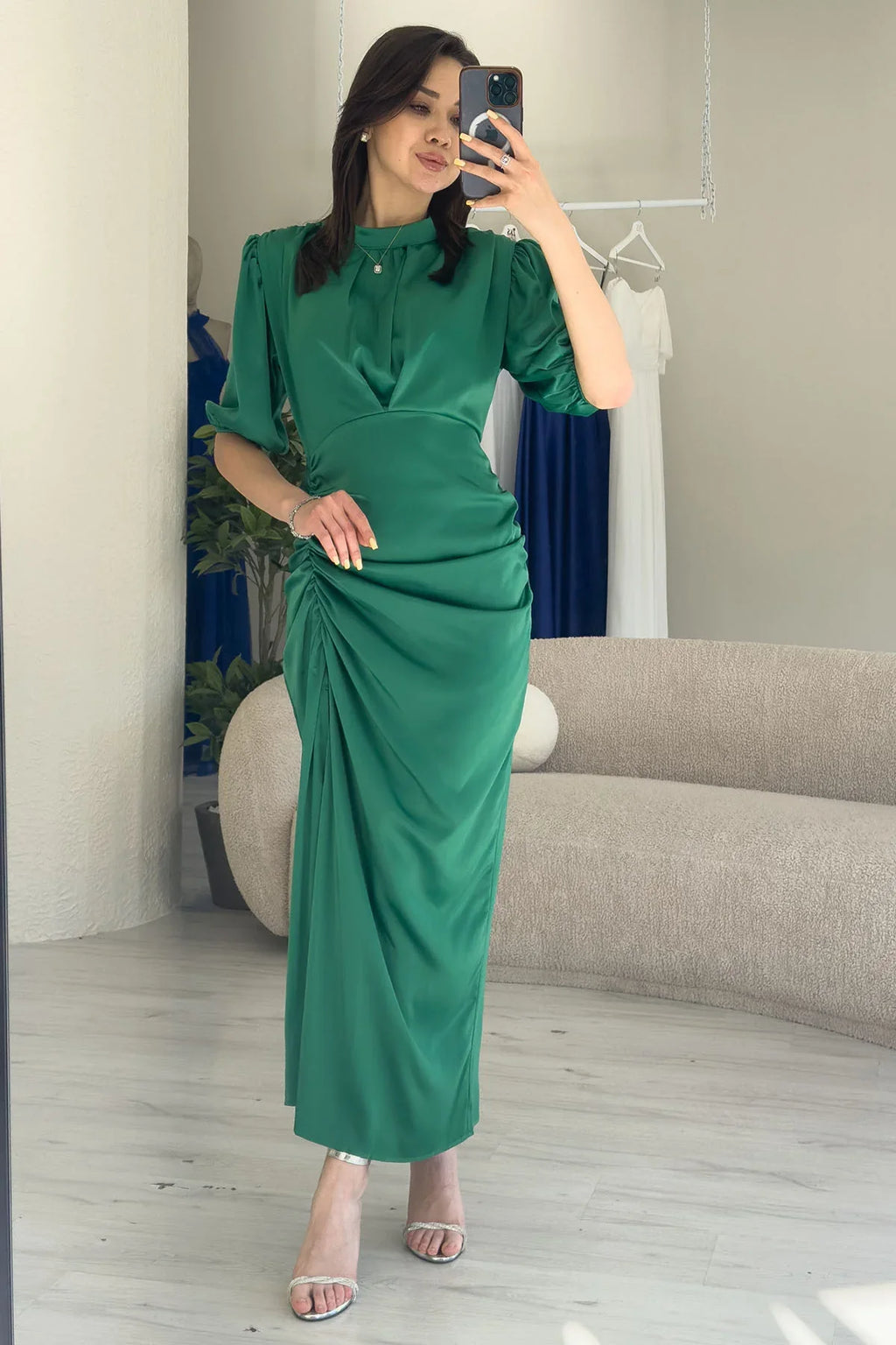 Çimen Yeşili Saten Balon Kol Drapeli Yırtmaç Detaylı Abiye Elbise