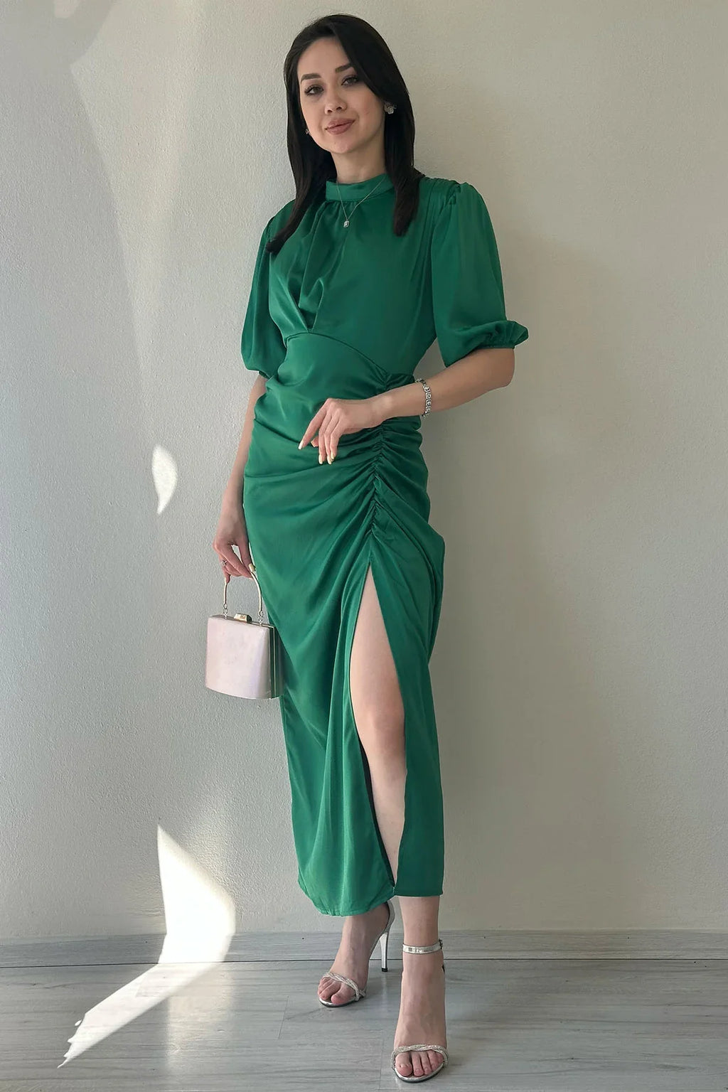 Çimen Yeşili Saten Balon Kol Drapeli Yırtmaç Detaylı Abiye Elbise