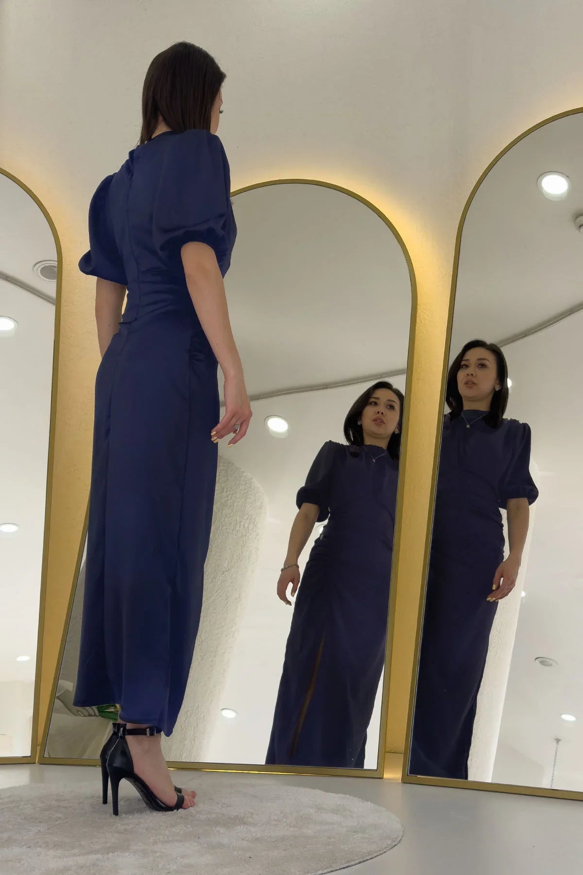 Kadın Saten Balon Kol Drapeli Yırtmaç Detaylı Abiye Elbise-Lacivert