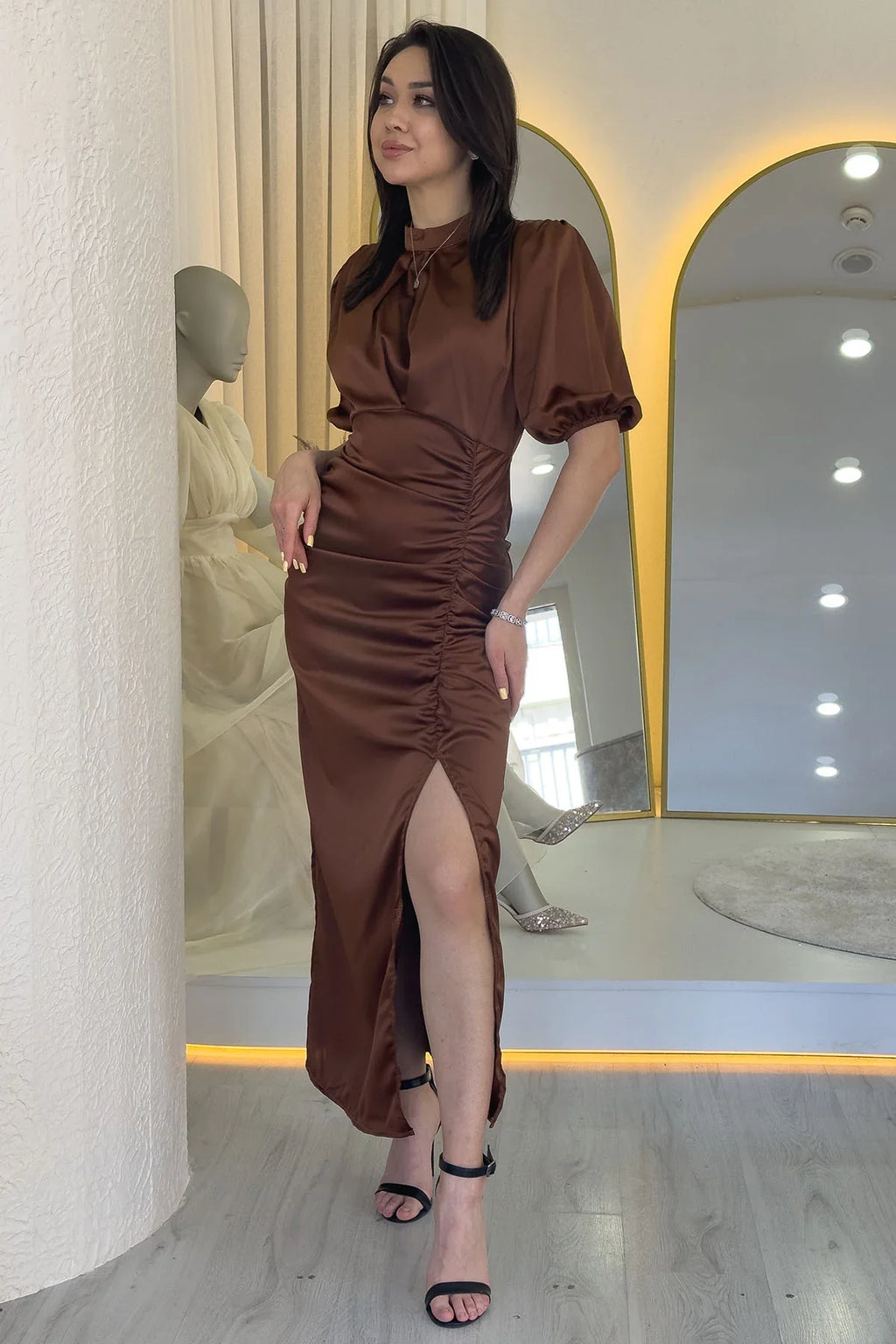 Kadın Saten Balon Kol Drapeli Yırtmaç Detaylı Abiye Elbise-Taba