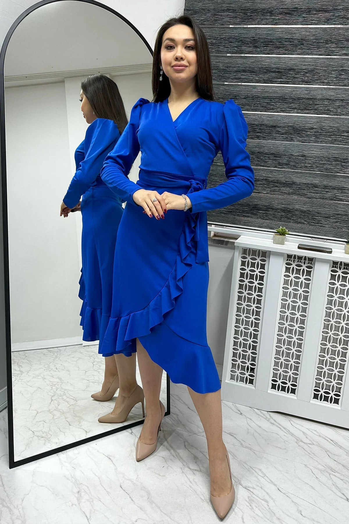 Saks Krep Volanlı Kruvaze Büyük Beden Elbise

