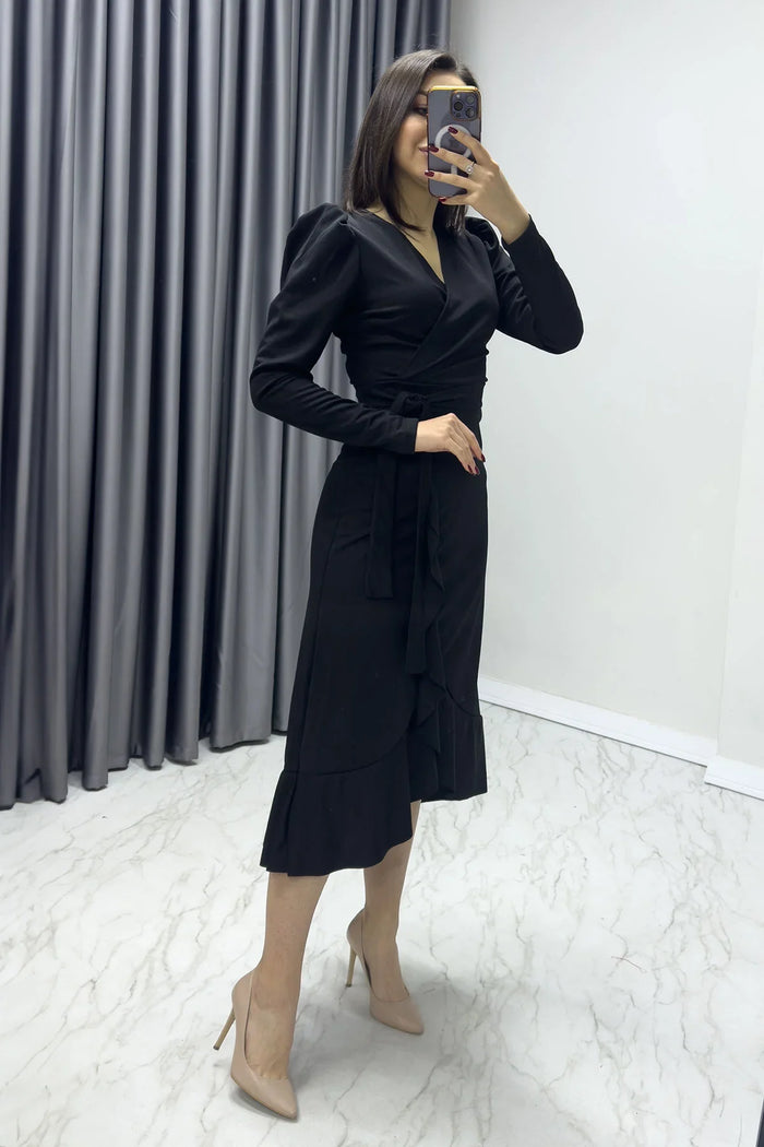 Siyah Krep Volanlı Kruvaze Büyük Beden Elbise

