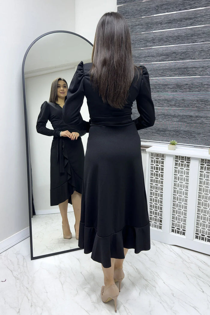 Siyah Krep Volanlı Kruvaze Büyük Beden Elbise

