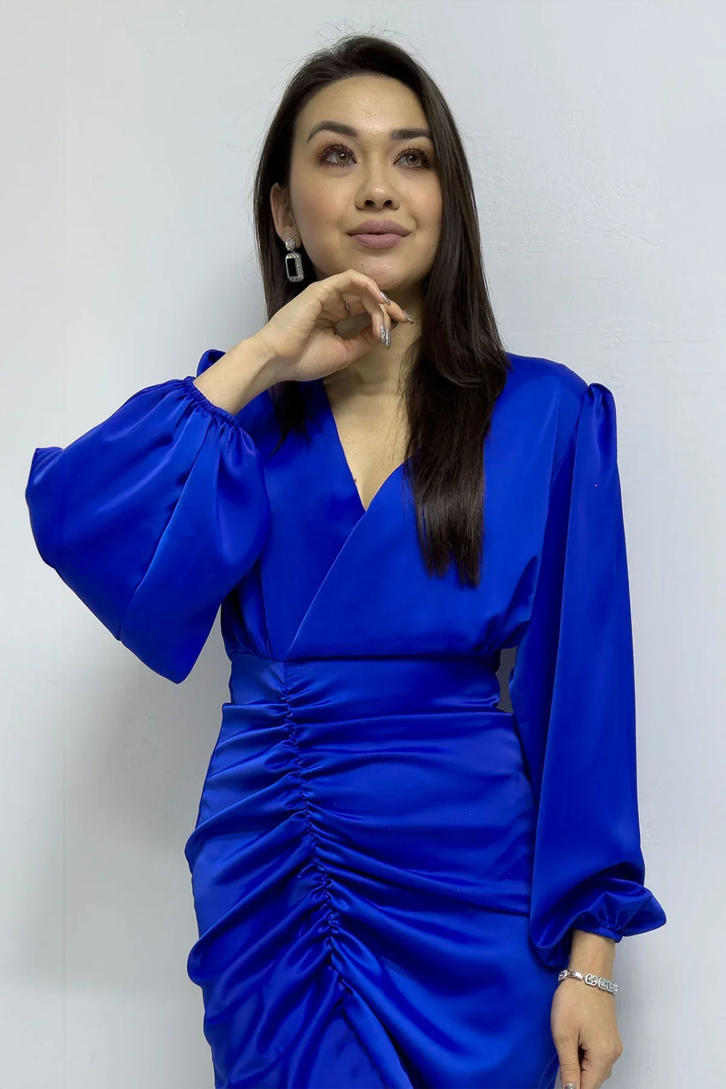 Saks Kadın Saten Kruvaze Drapeli Yırtmaç Detaylı Balon Kol Büyük Beden Elbise

