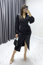 Siyah Kadın Saten Kruvaze Drapeli Yırtmaç Detaylı Balon Kol Büyük Beden Elbise

