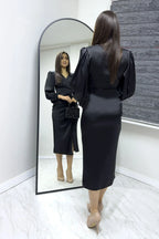 Siyah Kadın Saten Kruvaze Drapeli Yırtmaç Detaylı Balon Kol Büyük Beden Elbise

