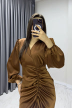 Taba Kadın Saten Kruvaze Drapeli Yırtmaç Detaylı Balon Kol Büyük Beden Elbise

