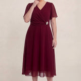 Büyük Beden Bordo Şifon Midi Abiye – Kruvaze Broş Detaylı