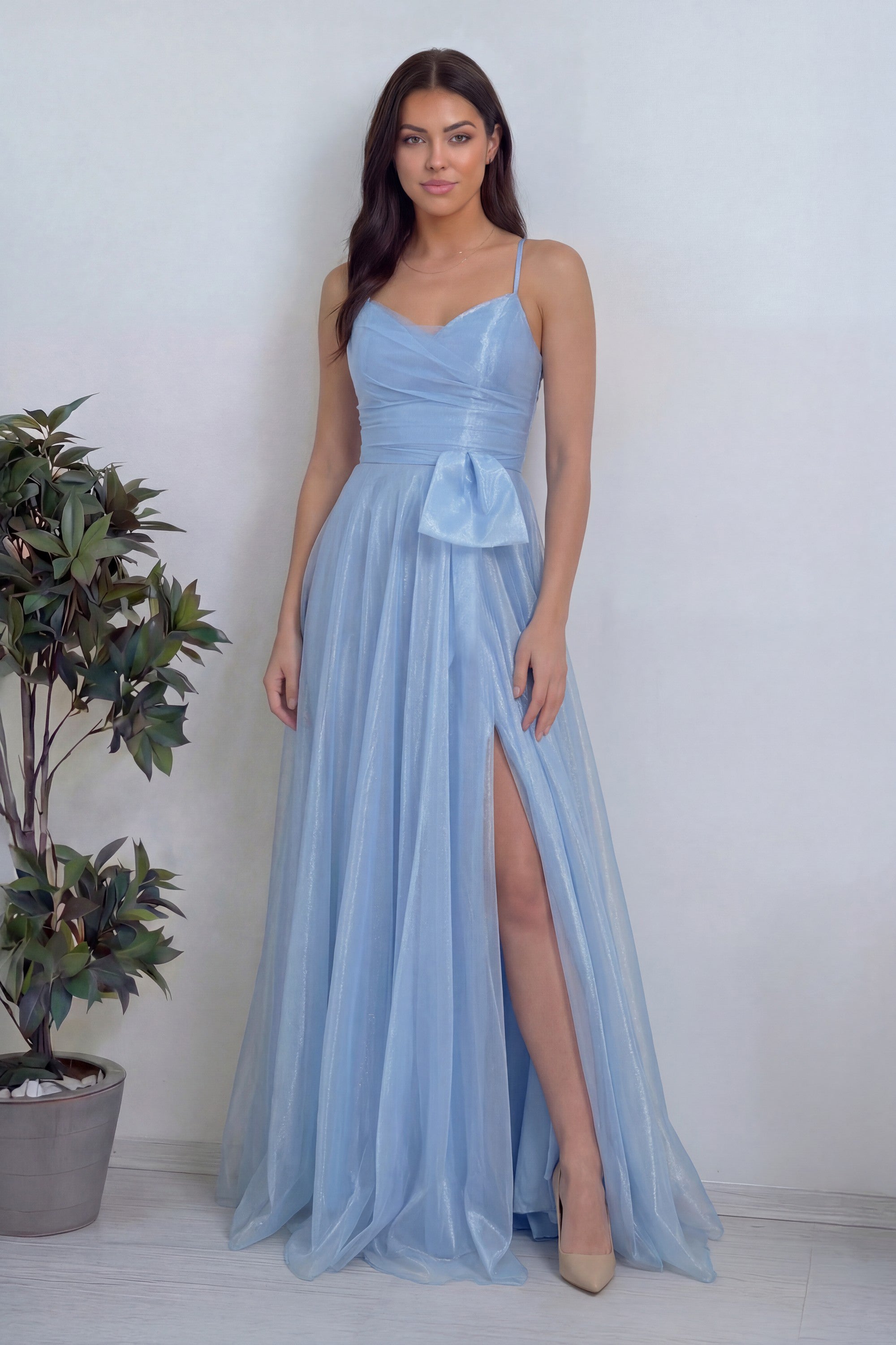 Kadın Bebe Mavi Askılı Yırtmaçlı Abiye Elbise