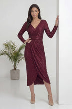 Eli duvarda uzun kol bel detay kruvaze yaka yırtmaçlı özel gün abiye elbise 