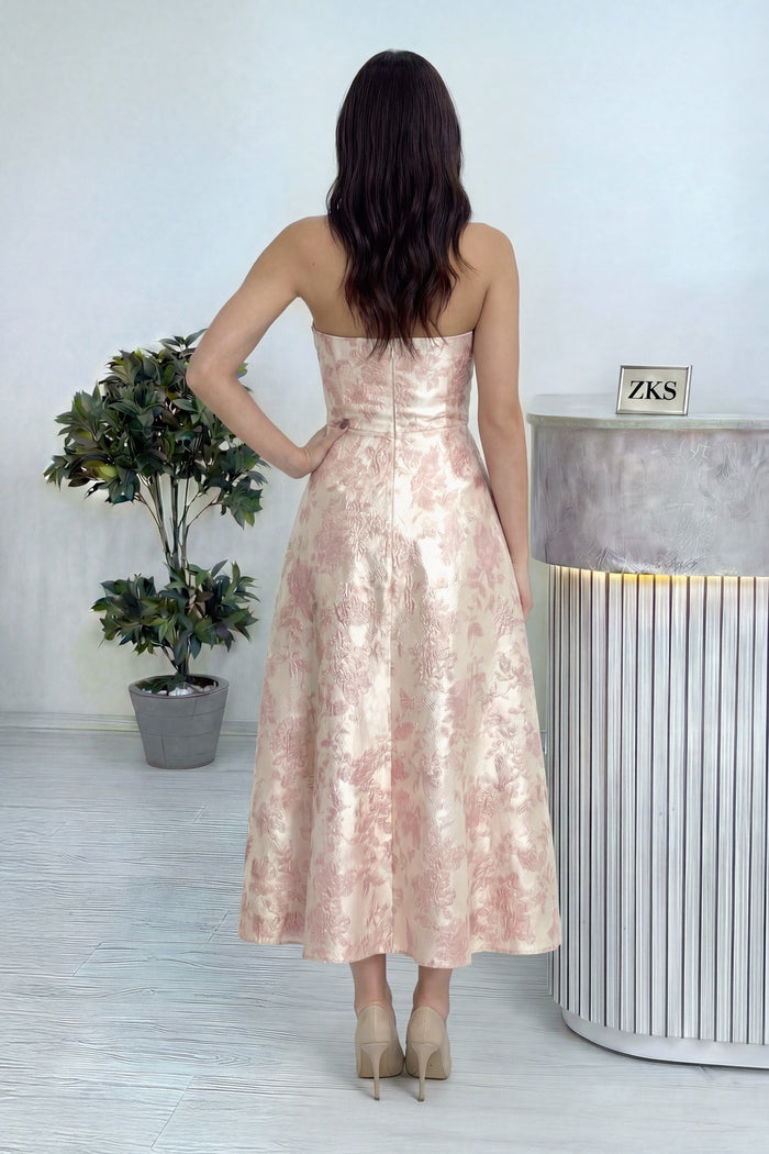 Kadın Bej Çiçek Desenli Straplez Jakar Midi Boy Abiye Elbise