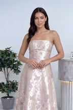 Eli önünde jakar kumaş midi boy straplez kadın mezuniye abiye elbise 