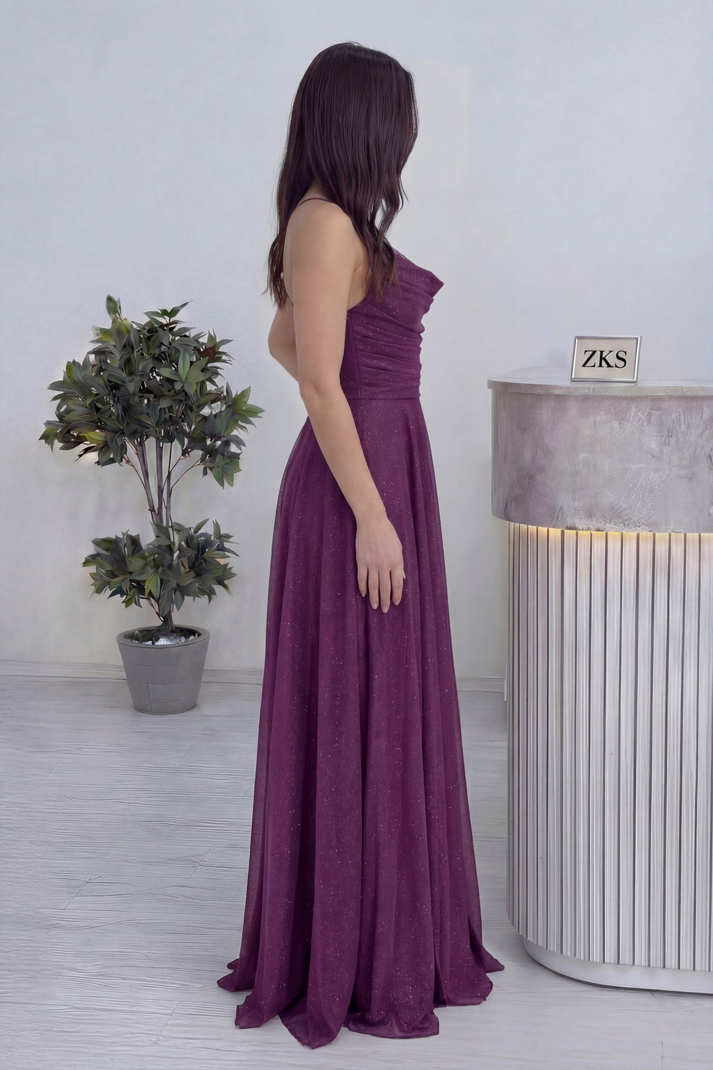 Drapeli yan duruş simli mürdüm uzun abiye düğün davet 