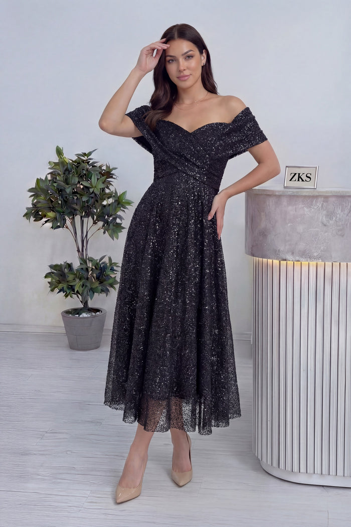 Siyah Düşük Omuz Pullu Midi Boy Abiye Elbise