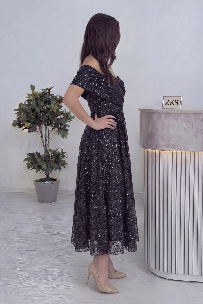 Siyah Düşük Omuz Pullu Midi Boy Abiye Elbise